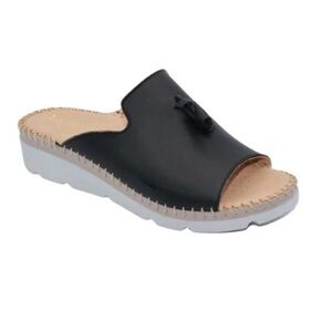 La Plume Black Tassle Sandals/Size 39 (8.5-9)